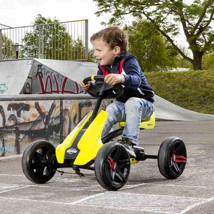 BERG BERG Buzzy Aero Kids Ride On Pedal Kart 24.30.21.00